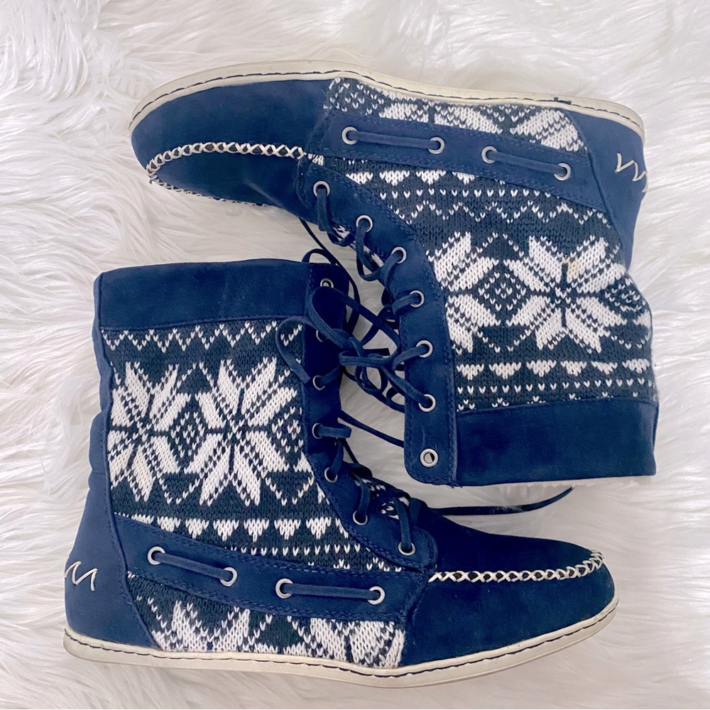 Unique Blue Moccasin Style Winter Boots